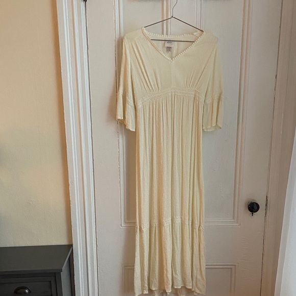 Knox Rose Cream Maxi Dress - Picture 1 of 2